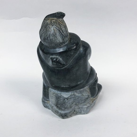 Inuit Soapstone Carved Eskimo Art - Man #8380 Vintage, Signed on Bottom - Picture 3 of 8